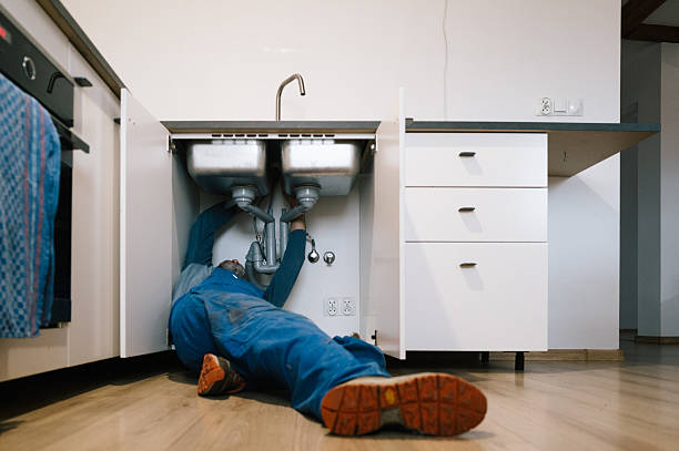 Professional Plumbing technician working in Huntington, TX